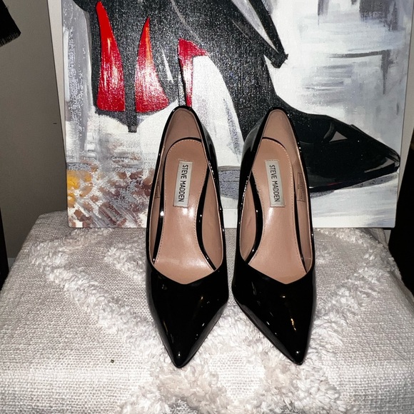Steve Madden Black Sleek High Heels.
PayPal payments not accepted. - Picture 3 of 16
